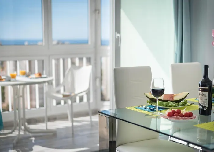 10d. Enchanting In Americas * Playa de las Americas (Tenerife)