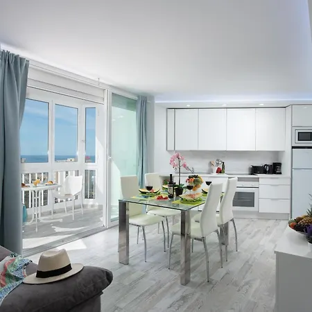 10d. Enchanting In Americas Playa de las Americas (Tenerife)